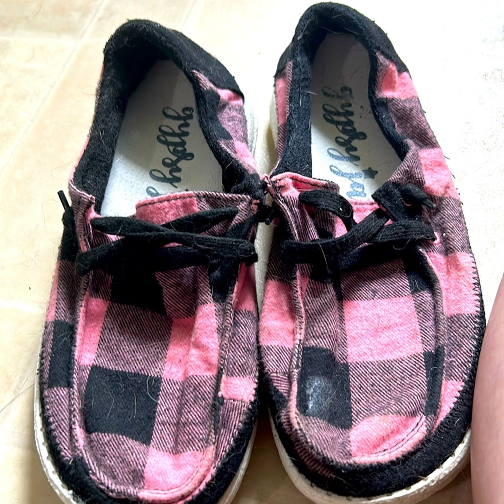 Pink and black checkered slip ones preowned